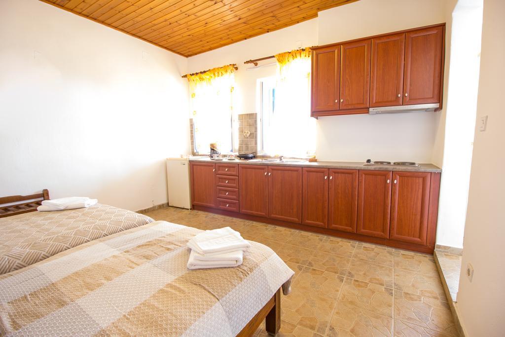 Platis Gialos  Lazarou Beach Apartments מראה חיצוני תמונה